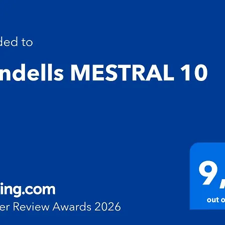 Llandells Mestral 10 شقة *